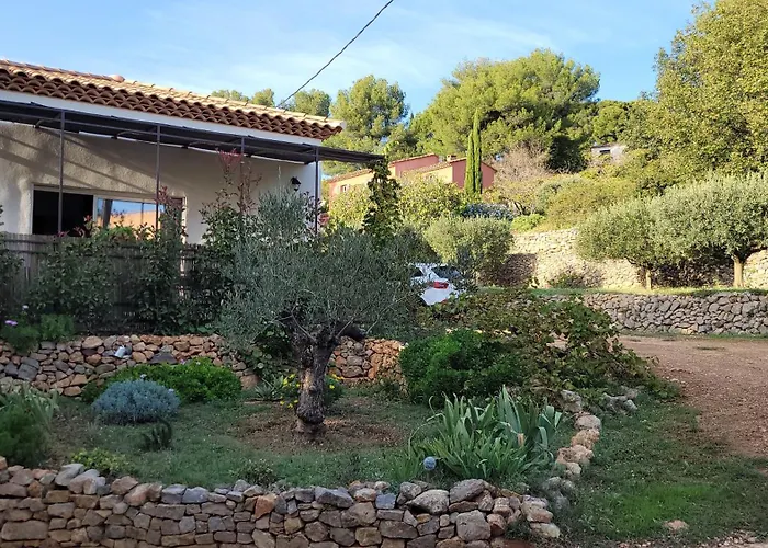 Jolie Maison Neuve Entre Mer Et Colline En Provence
