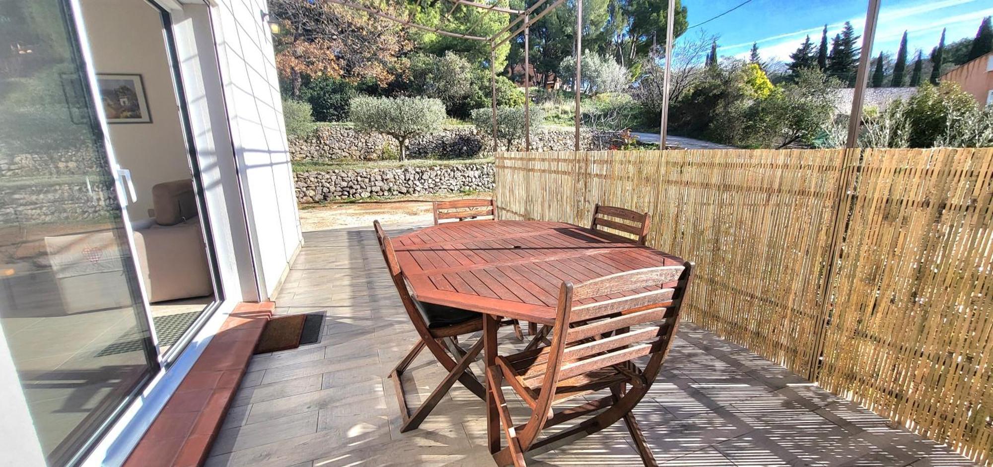 Jolie Maison Neuve Entre Et Colline En Provence Holiday home Ollioules