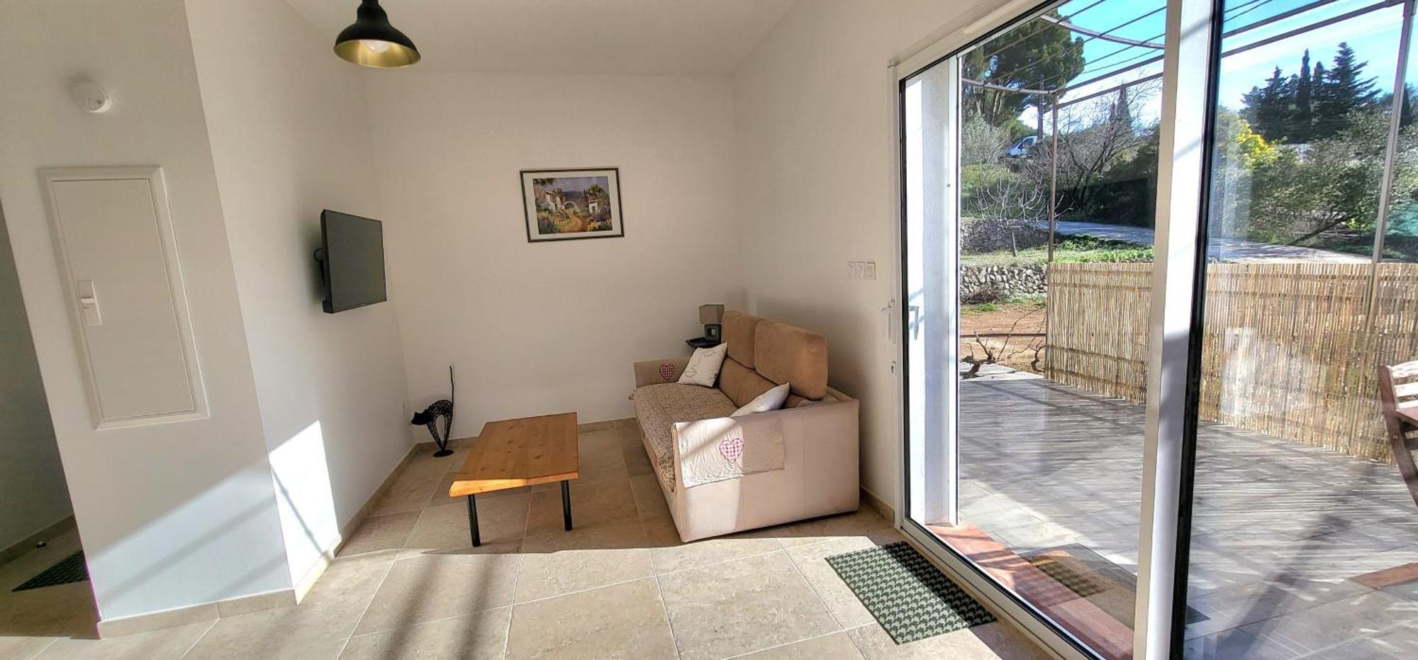 Jolie Maison Neuve Entre Et Colline En Provence *