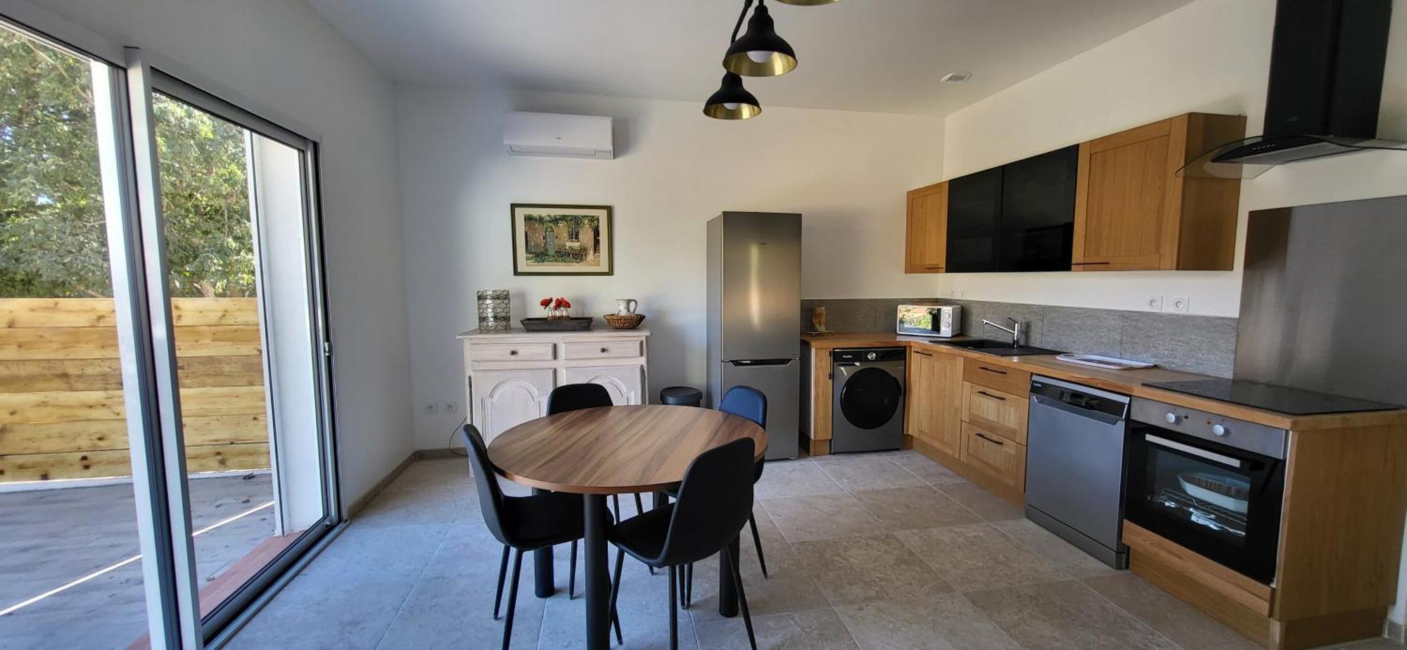 Holiday home Jolie Maison Neuve Entre Et Colline En Provence